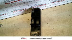 O109395 Gebruikte combischakelaar ramen Mitsubishi Space Runner