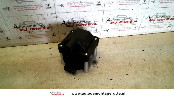 Gebruikte Bobine Volkswagen Polo O126572