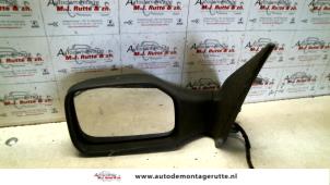 O85280 Gebruikte buitenspiegel links Peugeot 106