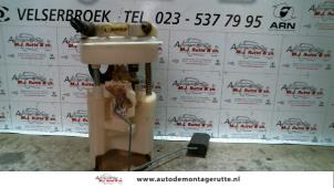 O121004 Gebruikte brandstofpomp elektrisch Volvo S40/V40