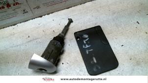 O81676 Gebruikte portierslot cilinder links Renault Clio