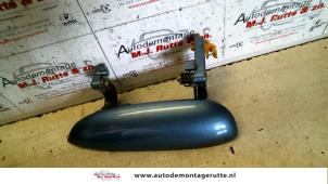 O80251 Gebruikte deurgreep 4deurs links-voor Kia Rio