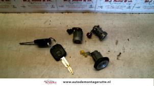 O82284 Gebruikte slotenset cilinder (compleet) Suzuki Alto