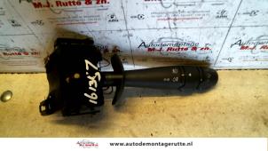 O102043 Gebruikte schakelaar richtingaanwijzer Renault Laguna