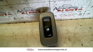 O107421 Gebruikte schakelaar elektrisch raam Chevrolet Nubira