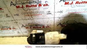 O115500 Gebruikte ruitensproeierpomp voor Renault Megane