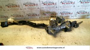 O114226 Gebruikte kontaktslot+sleutel Kia Shuma