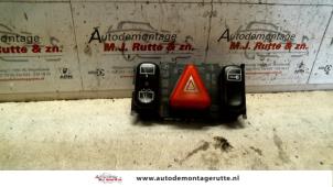 O104023 Gebruikte paniekverlichtings schakelaar Mercedes C-Klasse