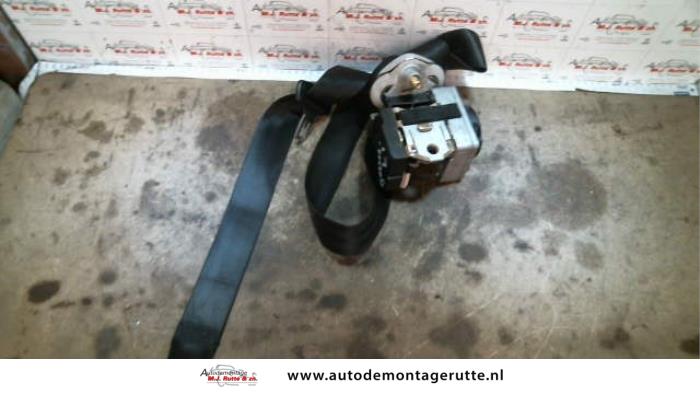 Gebruikte Veiligheidsgordel links-voor Volkswagen Golf O110681