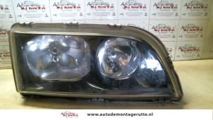 O74416 Gebruikte rechter koplamp Volvo S40/V40