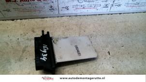 O130964 Gebruikte kachel weerstand Nissan Almera Tino