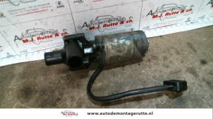 O117813 Gebruikte koelvloeistof pomp Mercedes 200 - 500