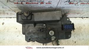 O83566 Gebruikte slotmechaniek portier 4deurs rechts-voor Opel Zafira