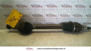 O110975 Gebruikte steekas links-voor Ford Fusion