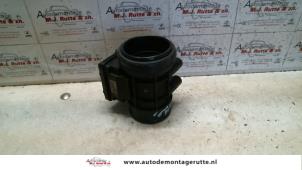 O116496 Gebruikte luchthoeveelheidsmeter Mazda Demio