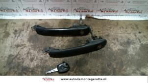O80101 Gebruikte portiergreep 4deurs links-voor Volkswagen Polo