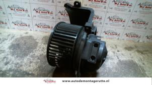 O130260 Gebruikte chaufage ventilatiemotor Renault Clio