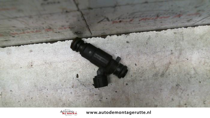 Gebruikte Injector (benzine injectie) Hyundai Matrix O121446