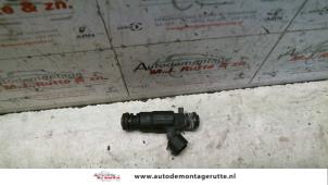 O121449 Gebruikte injector (benzine injectie) Hyundai Matrix