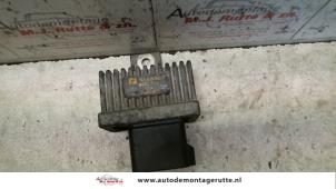O123835 Gebruikte voorgloei relais Renault Kangoo