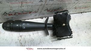 O102057 Gebruikte richtingaanwijzer schakelaar Renault Espace