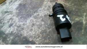 Gebruikte Ruitensproeierpomp voor Audi A2 (8Z0) 1.6 FSI 16V Prijs op aanvraag aangeboden door Autodemontage M.J. Rutte B.V.