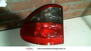 O92727 Gebruikte achterlicht links Mercedes E-Klasse