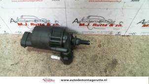 O115508 Gebruikte ruitensproeierpomp voor Renault Megane Scenic