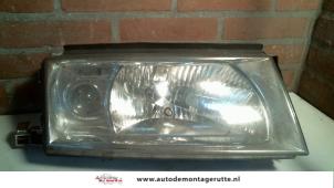 O73928 Gebruikte rechter koplamp Skoda Octavia