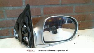 O87366 Gebruikte buitenspiegel rechts Kia Carnival