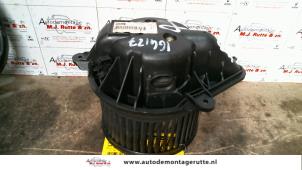 O130215 Gebruikte chaufage ventilatiemotor Peugeot 406