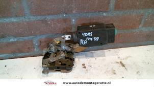 O84047 Gebruikte slotmechaniek portier 4deurs rechts-achter Volvo S40/V40
