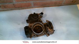 O122837 Gebruikte gasklephuis Mazda MX-3