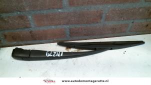 O97716 Gebruikte ruitenwisserarm achter Mitsubishi Grandis