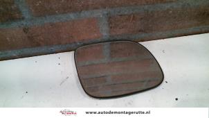 Gebruikte Spiegelglas rechts Skoda Fabia (6Y5) 1.4i 16V Prijs op aanvraag aangeboden door Autodemontage M.J. Rutte B.V.