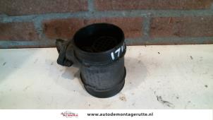 O116304 Gebruikte luchthoeveelheidsmeter Opel Combo