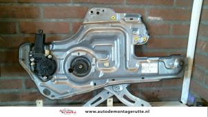 O79233 Gebruikte raammechaniek 4deurs rechts-voor Hyundai Highway Van