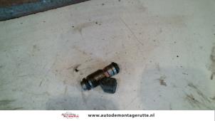 O121644 Gebruikte injector (benzine injectie) Renault Megane Scenic