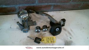 O82287 Gebruikte slotenset cilinder (compleet) Suzuki Alto