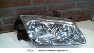 O73888 Gebruikte koplamp rechts Nissan Almera