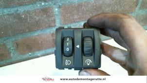 O98626 Gebruikte schakelaar koplamp ihv Renault Twingo