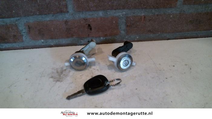 Gebruikte Portierslot Cilinder rechts Renault Megane Scenic O81942