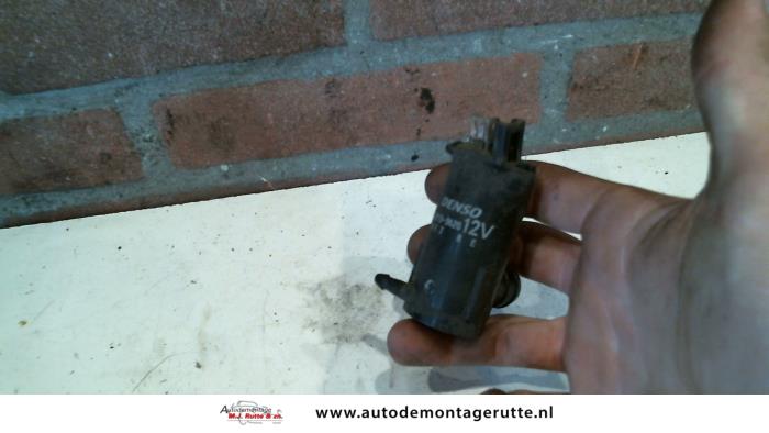 Gebruikte Ruitensproeierpomp voor Mitsubishi Lancer O115563