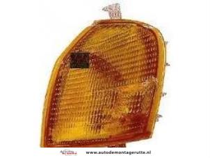 O76155 Nieuwe knipperlicht links Toyota Starlet