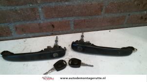 O79693 Gebruikte portiergreep 2deurs links Volkswagen Polo