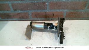 O121068 Gebruikte brandstofpomp elektrisch Suzuki Baleno