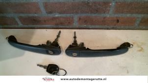 O79679 Gebruikte portiergreep 2deurs links Volkswagen Polo