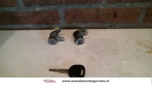 O81572 Gebruikte cilinderslot portier links Kia Shuma