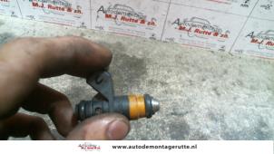 Gebruikte Injector (benzine injectie) Renault Laguna II (BG) 1.6 16V Prijs op aanvraag aangeboden door Autodemontage M.J. Rutte B.V.