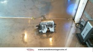 O91968 Gebruikte slotmechaniek achterklep Daihatsu Cuore